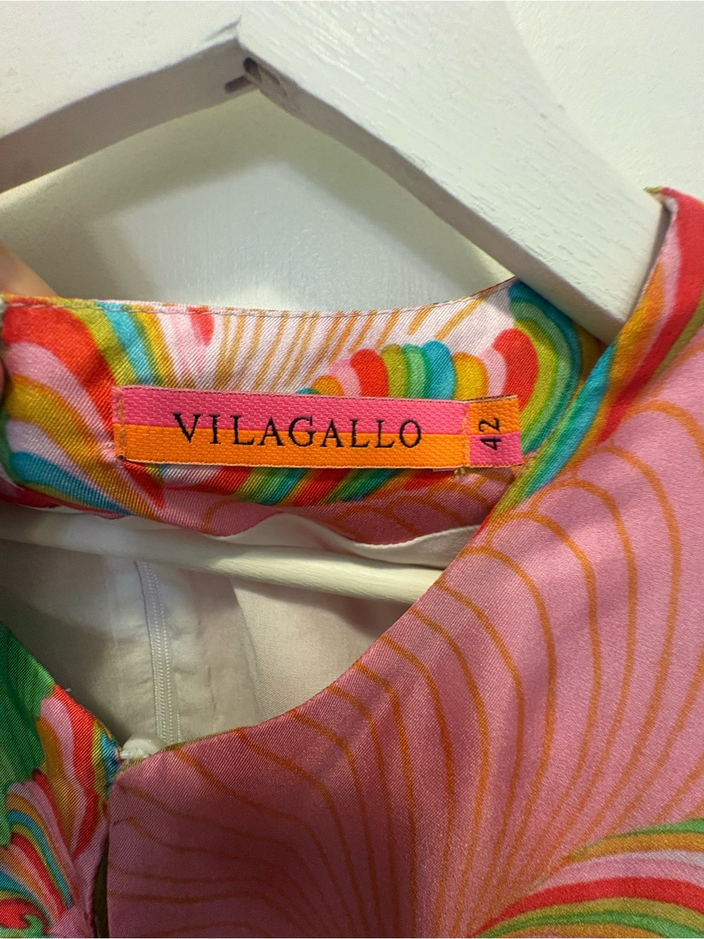Beautiful Vilagallo Silk Dress - Picture 3 of 9